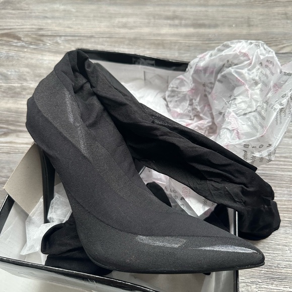 Cape Robbin Women's Black High Heels - Picture 2 of 2